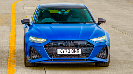 Front view Audi RS7 Performance