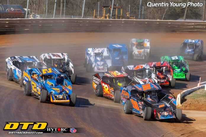 Sprint cars racing at Port Royal