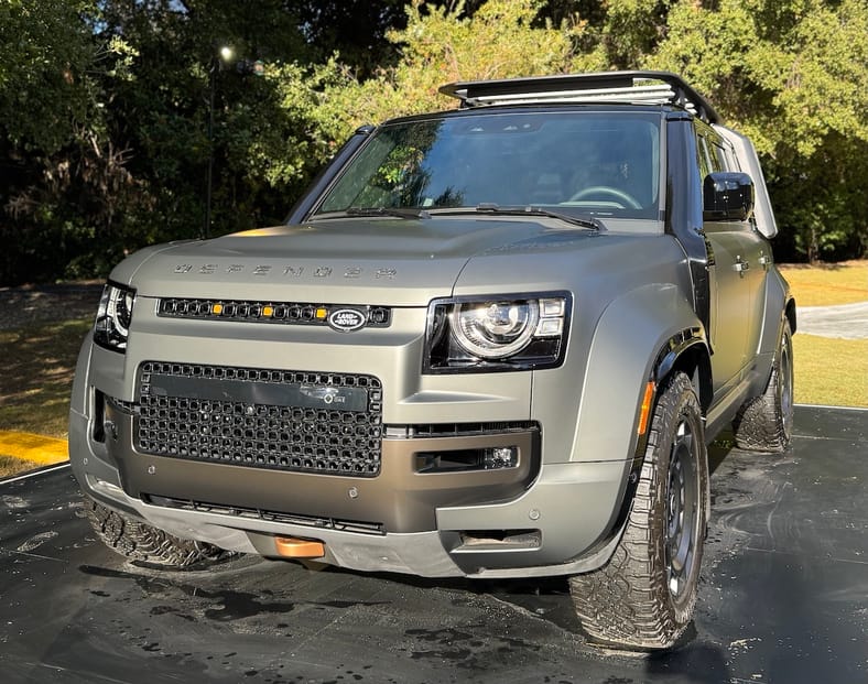 Front grille of Defender Octa