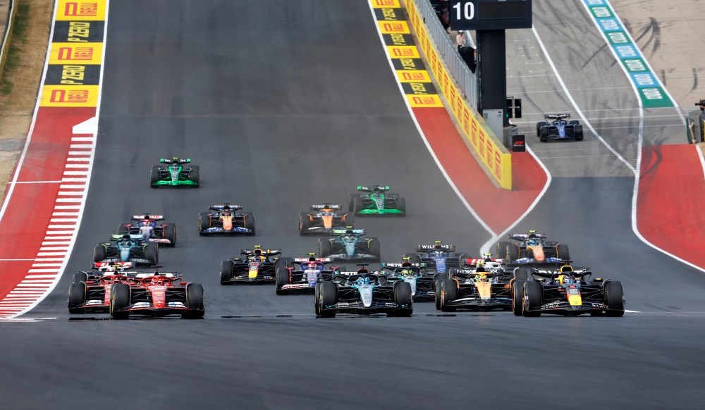 F1 cars racing in formation