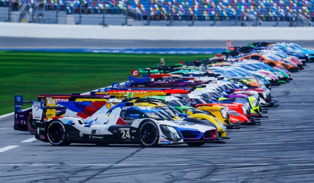 IndyCar racers lined up pre-race