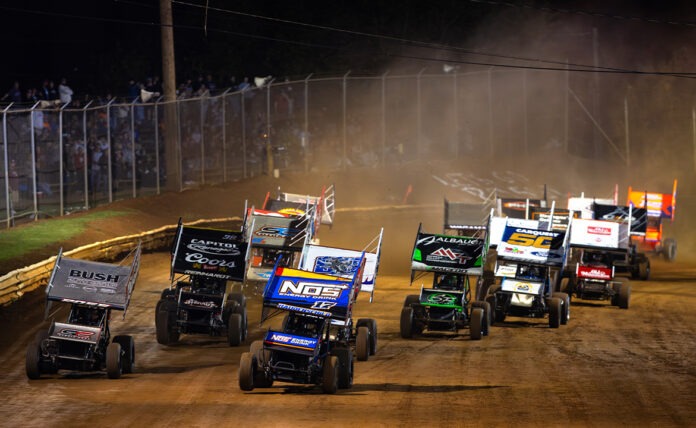 Sprint cars racing at Lincoln Speedway