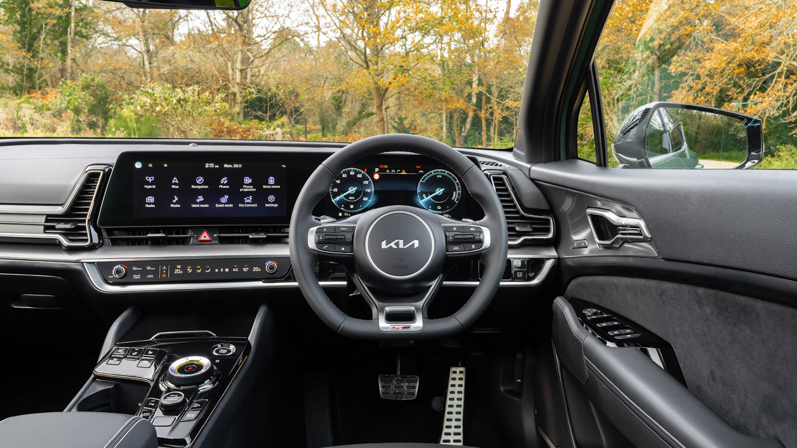 Kia Sportage dashboard and steering wheel