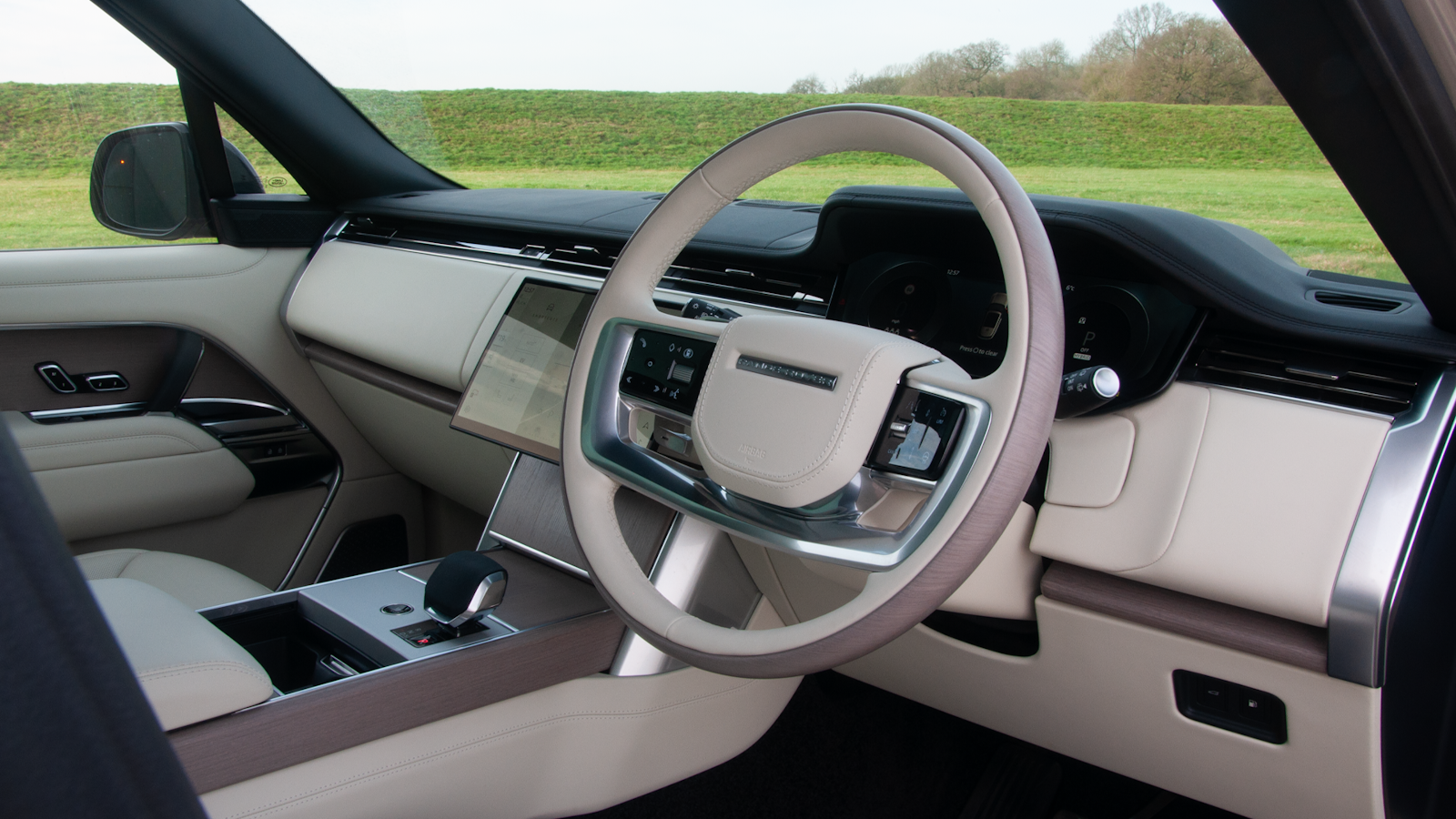 Range Rover luxury brown leather interior