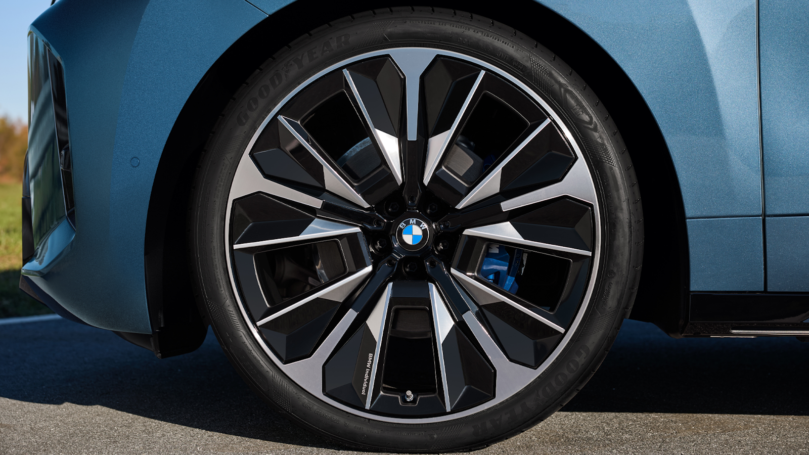 BMW iX wheel detail