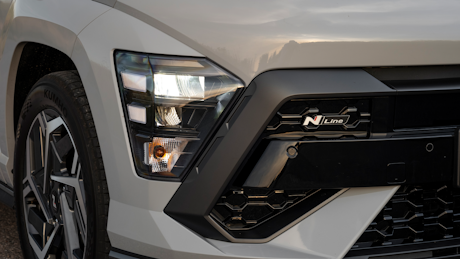 Hyundai Kona front teaser view