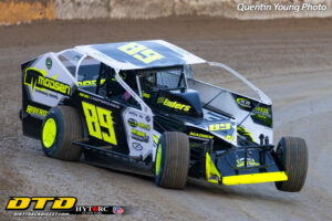 Dirt track racer #89