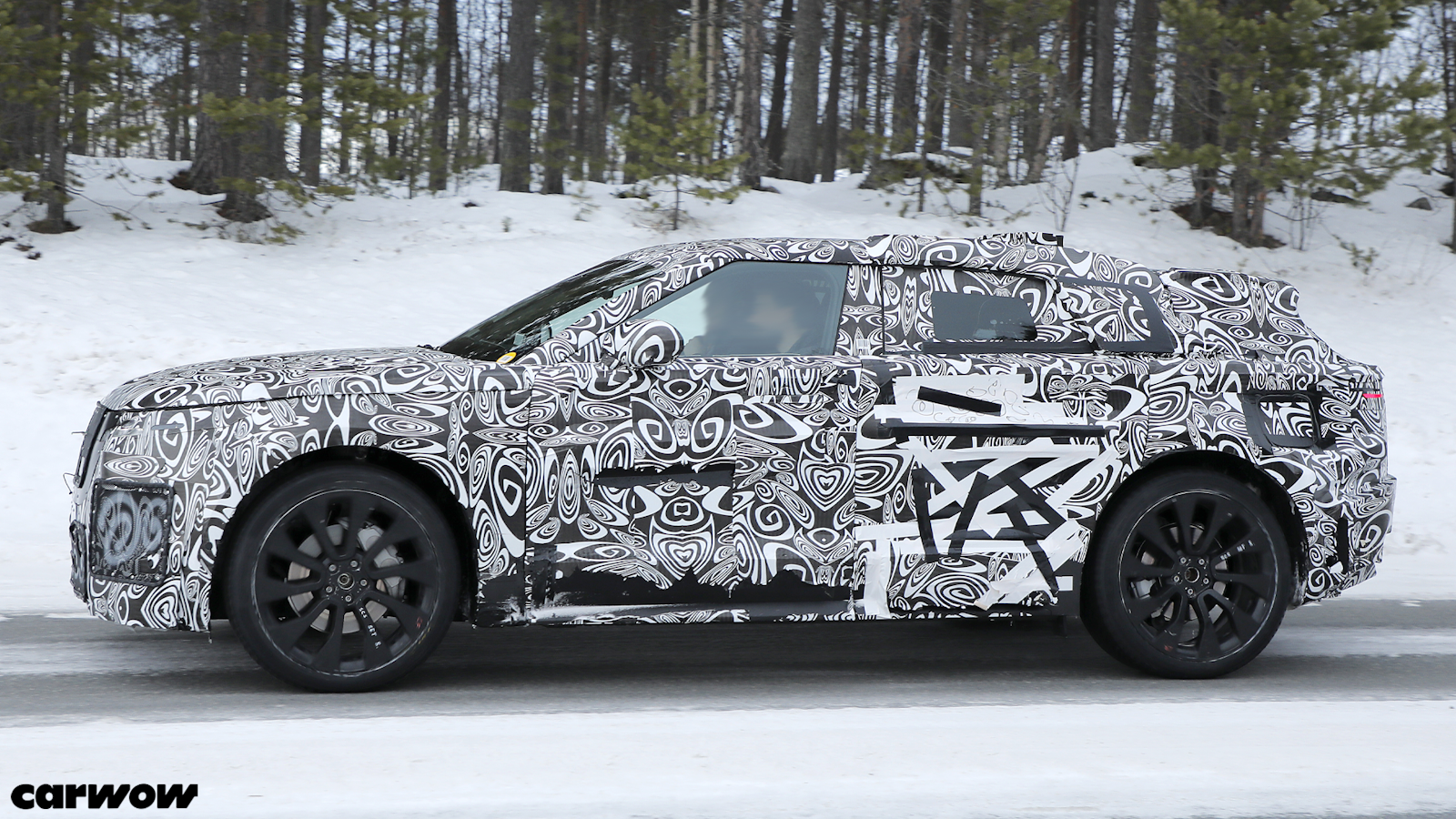 Range Rover Velar with camouflage wrap