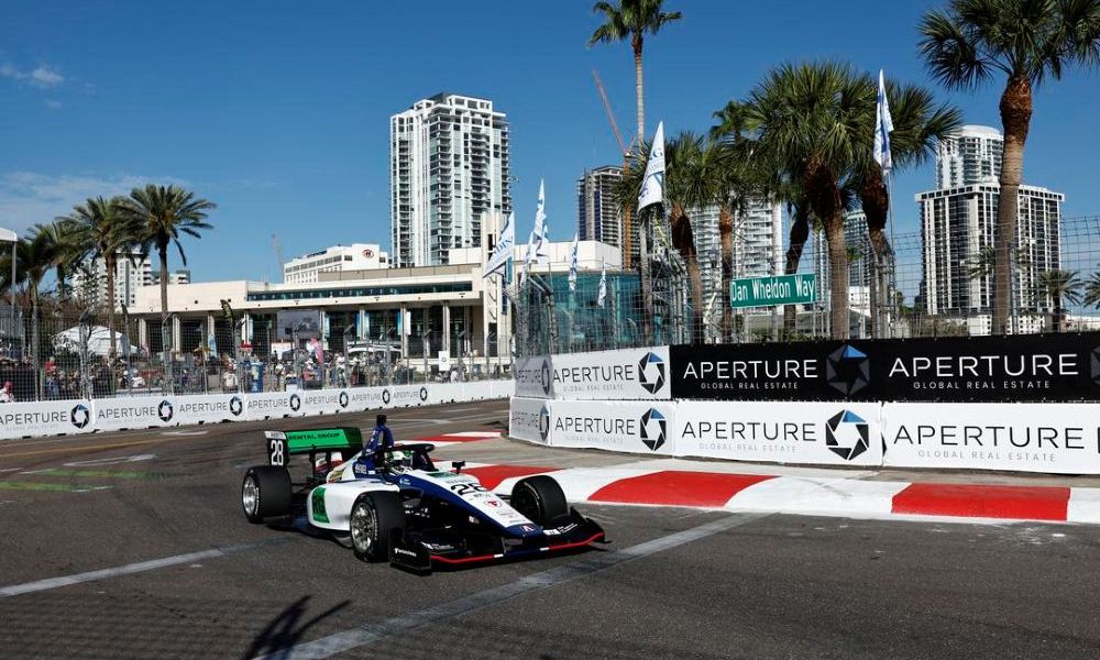 IndyCar races through street circuit