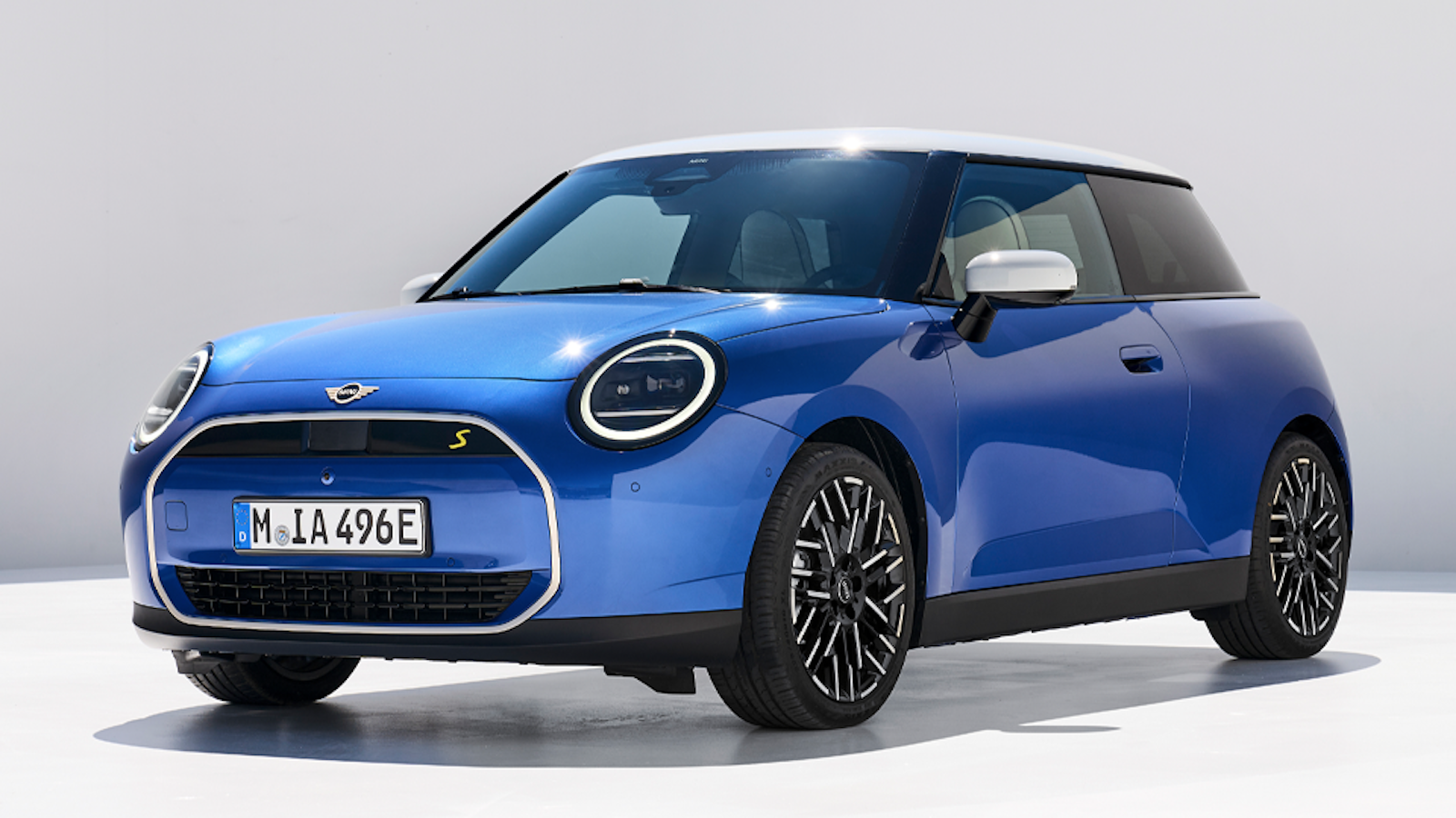 Mini Cooper Electric front view