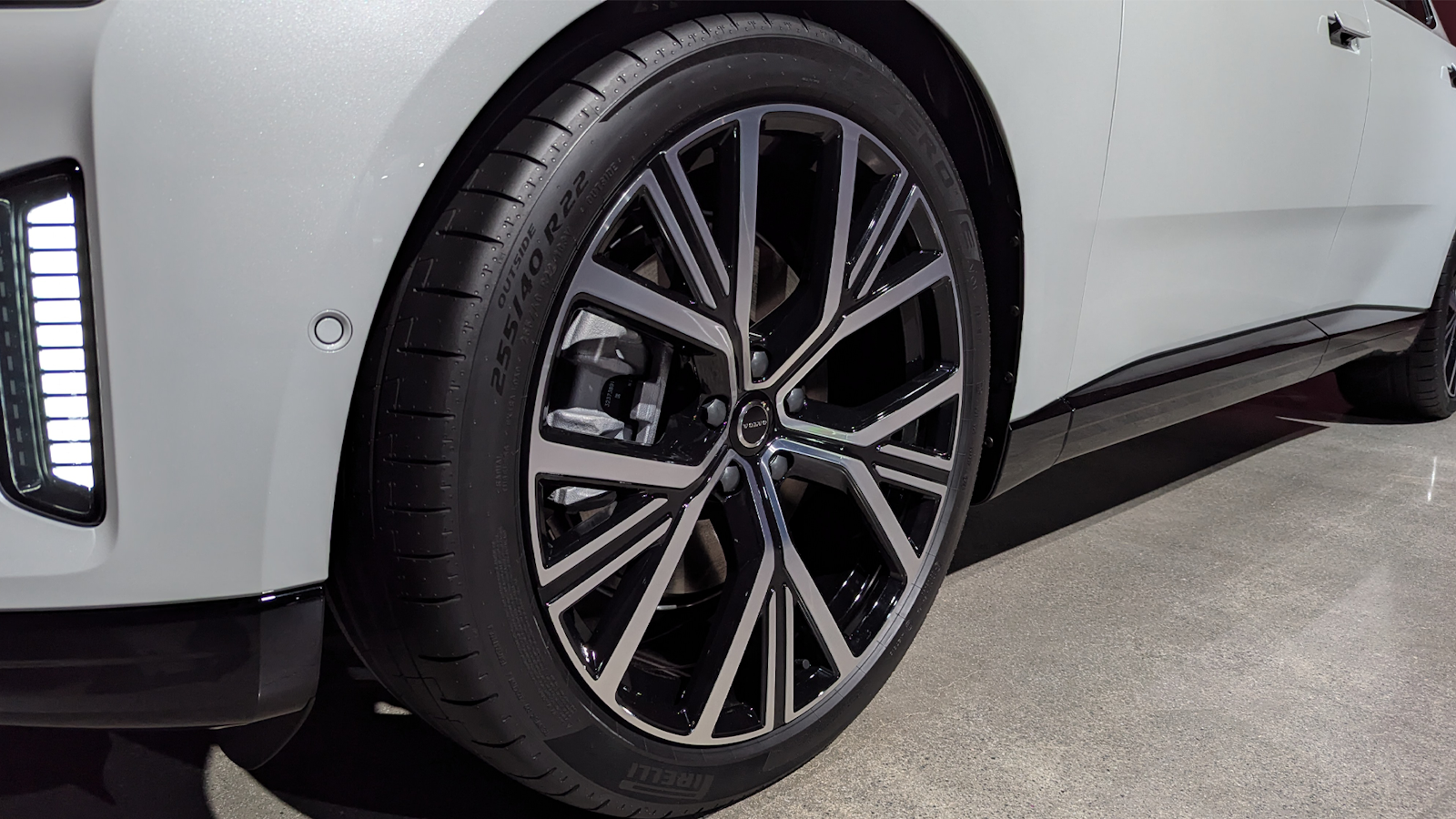 Volvo ES90 alloy wheel closeup