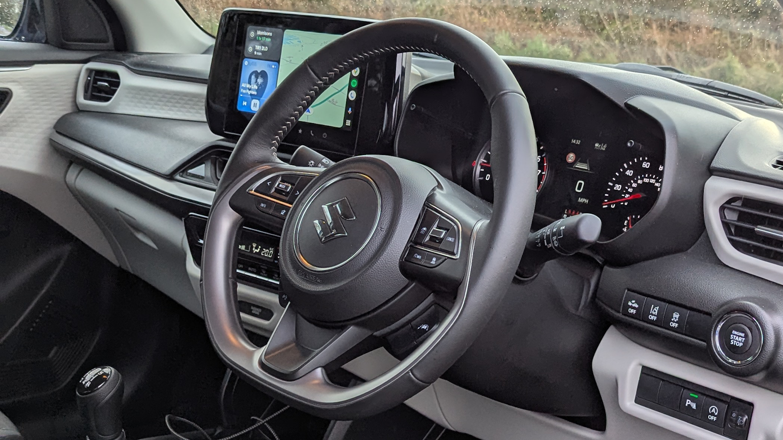 Suzuki Swift steering wheel and dashboard